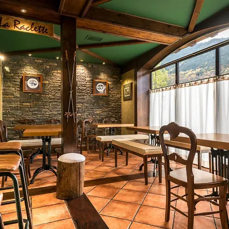 El Refugio De Aran Βιέλα