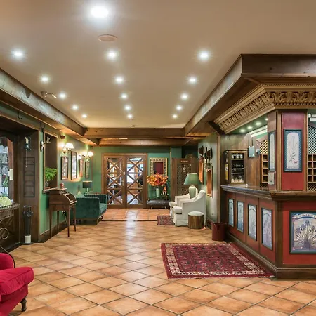 Ξενοδοχείο με διαμερίσματα El Refugio De Aran 3*