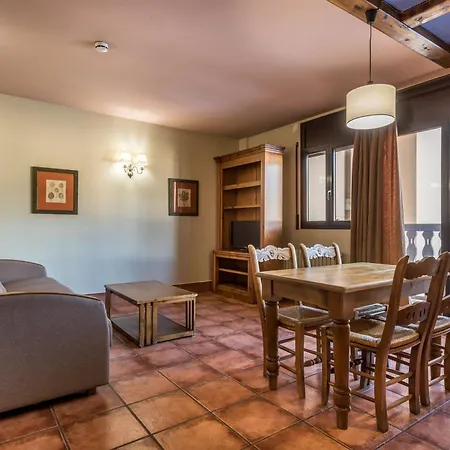 El Refugio De Aran Apartahotel 3*