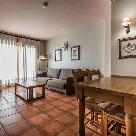 El Refugio De Aran Apartahotel 3*
